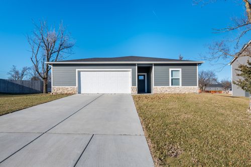 1335 Skyview Dr, El Dorado, KS, 67042-4121 | Card Image