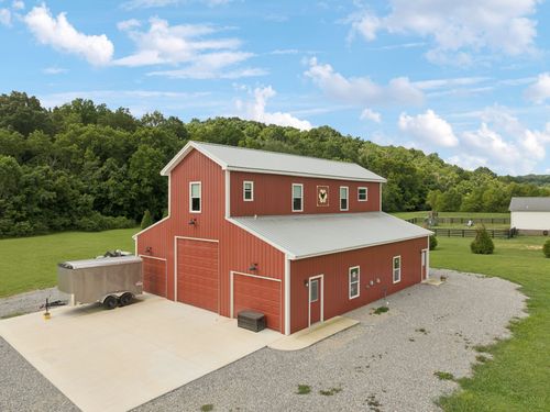 4215 Hampshire Pike, Hampshire, TN, 38461-4557 | Card Image