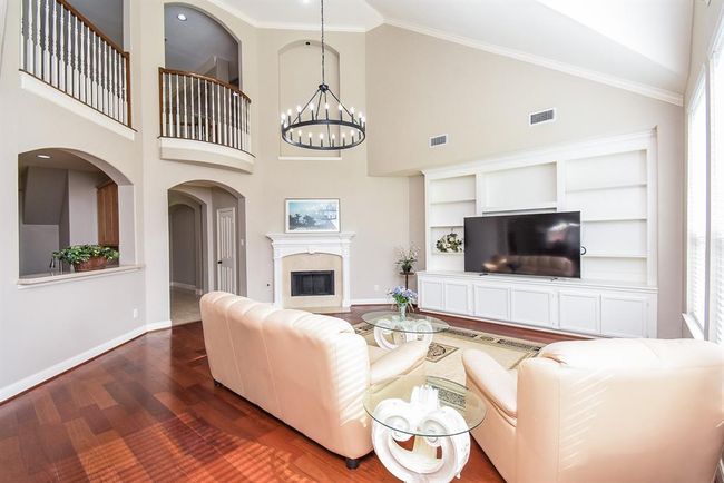 7111 Morrow Ct, House other with 5 bedrooms, 4 bathrooms and 3 parking in Sugar Land TX | Image 14