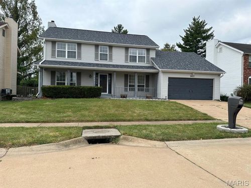 3077 Willow Creek Estates Dr, Florissant, MO, 63031-1667 | Card Image