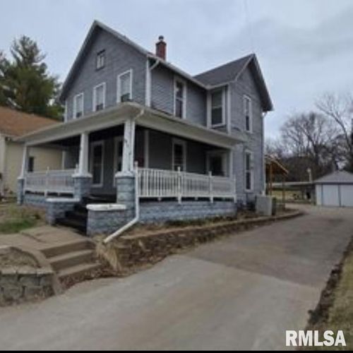1213 Cedar St, Muscatine, IA, 52761-3442 | Card Image