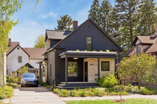 686 23rd Ave Ne, Minneapolis, MN, 55418-3533 | Card Image