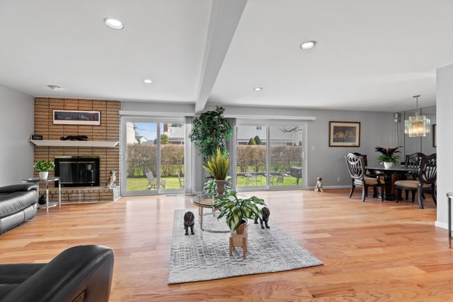 LIVING ROOM/ DINING AREA | Image 4