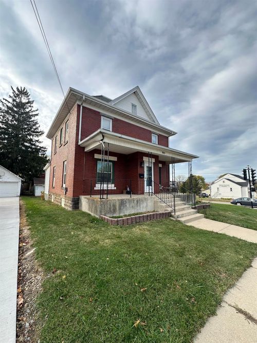 903 13th Ave, Monroe, WI, 53566-1753 | Card Image