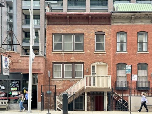 2-674 N Orleans St, Chicago, IL, 60654-3916 | Card Image