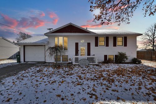 3322 Birchbrook Dr, Bay City, MI, 48706-2418 | Card Image