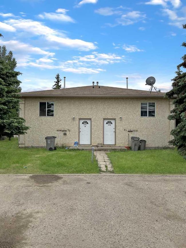 A - 9406 100 Avenue, Home with 2 bedrooms, 1 bathrooms and null parking in Grande Prairie AB | Image 2