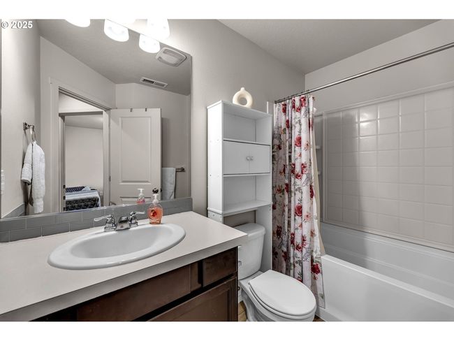Bathroom-Upper | Image 25