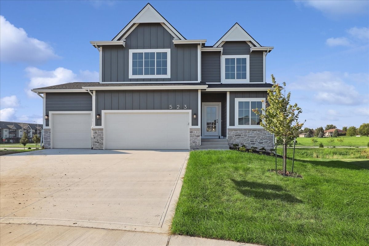 Dolce Ct, West Des Moines, IA 50266