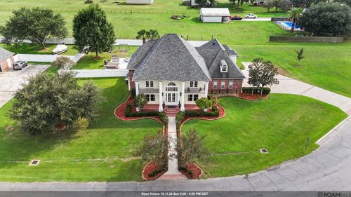 7129 Pelican Crossing Dr, Gonzales, LA, 70737-8561 | Card Image