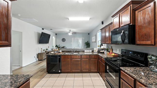 6738 Luckey Tree, House other with 4 bedrooms, 3 bathrooms and null parking in San Antonio TX | Image 10