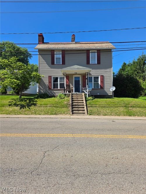 678 W Martin St, East Palestine, OH, 44413-1622 | Card Image