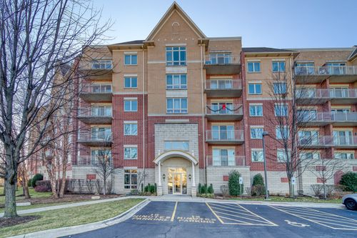 211-8300 Concord Dr, Morton Grove, IL, 60053-2242 | Card Image