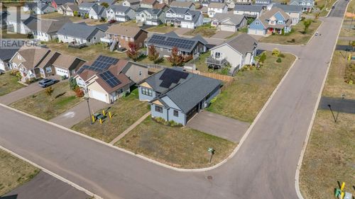 90 Essex Cres, Charlottetown, PE, C1E0G8 | Card Image