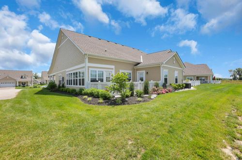 614 Newport Ln, Hebron, OH, 43025-7502 | Card Image