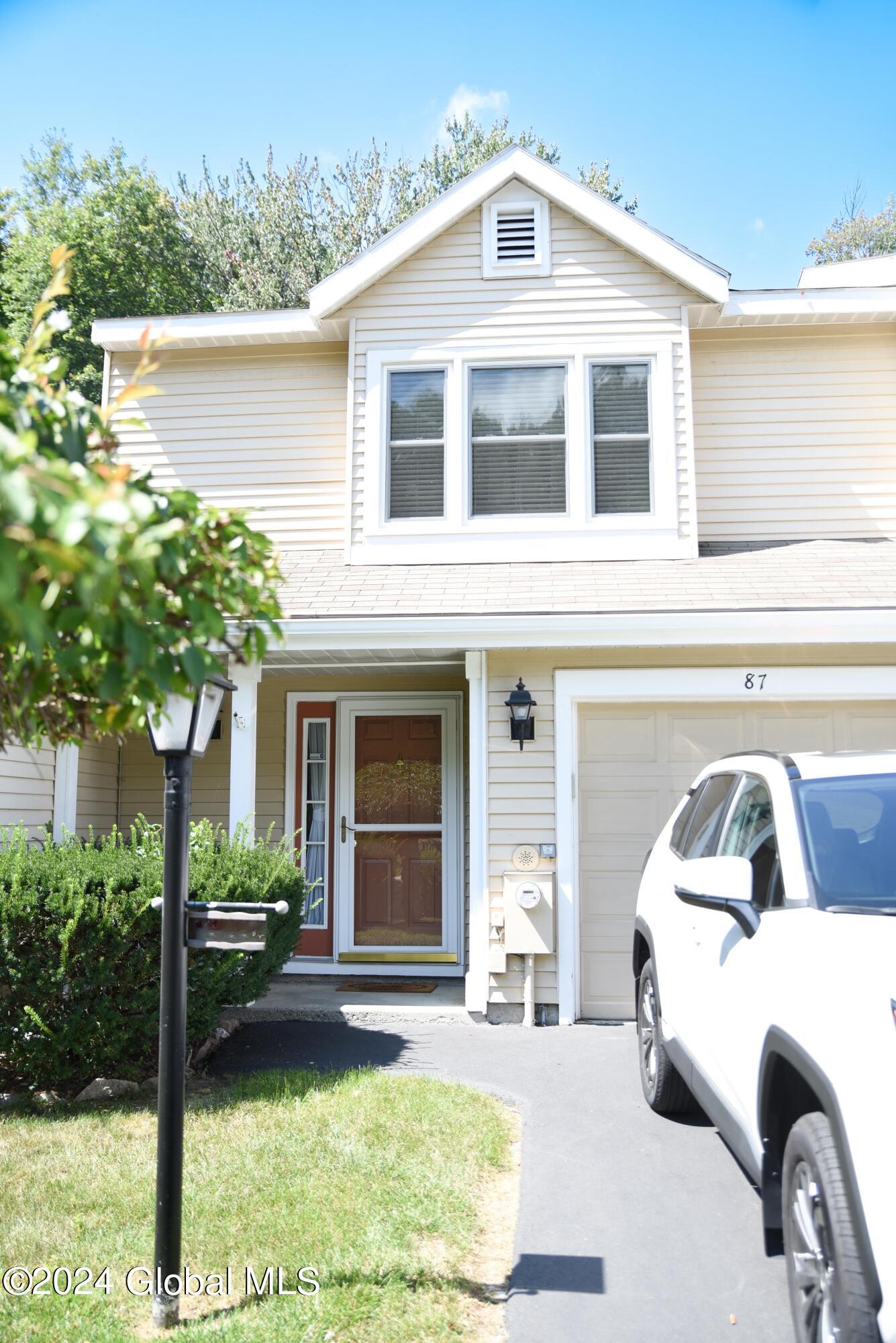 Stoney Creek Dr, Clifton Park, NY 12065