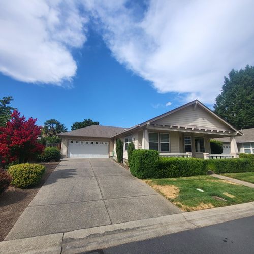 2186 Marie Dr, Grants Pass, OR, 97526-5914 | Card Image