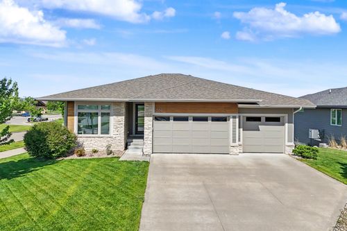 532 Ne Westgate Dr, Waukee, IA, 50263-5043 | Card Image