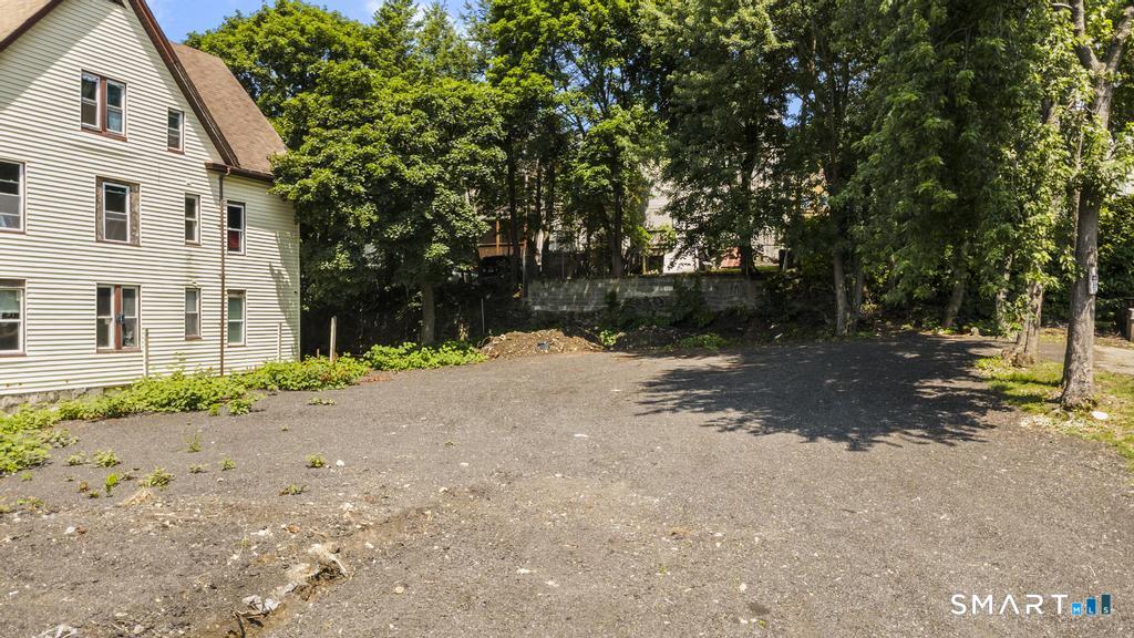 Land in Waterbury