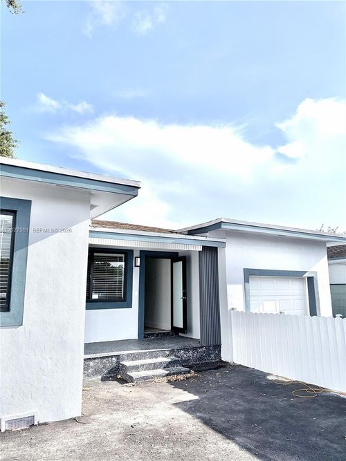 na-2956 Nw 47th St, Miami, FL, 33142-3522 | Card Image
