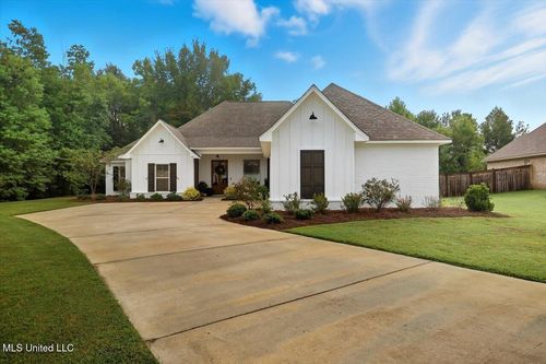 504 Crestmoor Dr, Canton, MS, 39046-1227 | Card Image