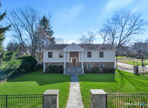 61 Hobson St, Stamford, CT, 06902-8113 | Card Image