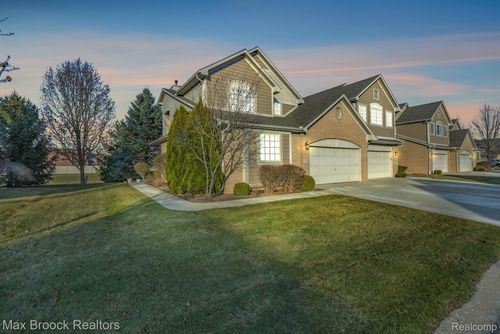 9-23748 Mccort Dr, Flat Rock, MI, 48134-9088 | Card Image