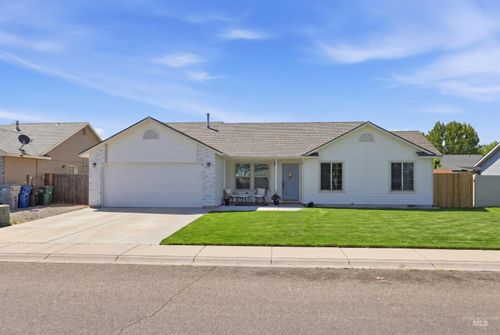 3113 Parkview Way, Nampa, ID, 83687-8871 | Card Image