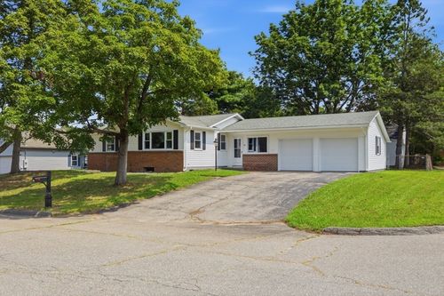 142 Olko Circle, Chicopee, MA, 01020 | Card Image