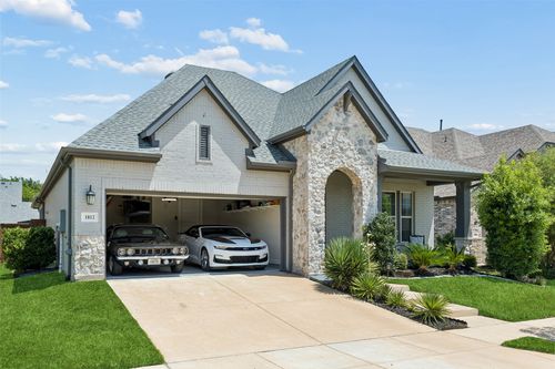 1812 Leo Dr, Van Alstyne, TX, 75495-8189 | Card Image