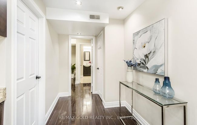 111 Fairhill Ave, House other with 6 bedrooms, 4 bathrooms and 2 parking in Brampton ON | Image 13