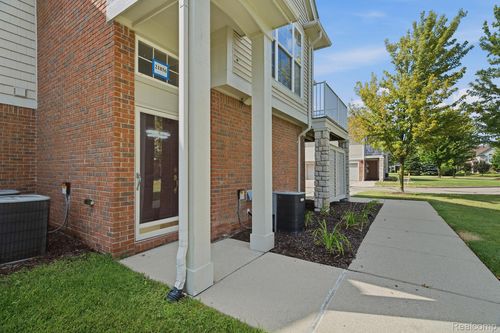 21856 Hartford Way, Macomb, MI, 48042-3838 | Card Image