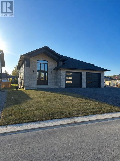 2981 Windstar Ave, Chelmsford, ON, P0M1L0 | Card Image