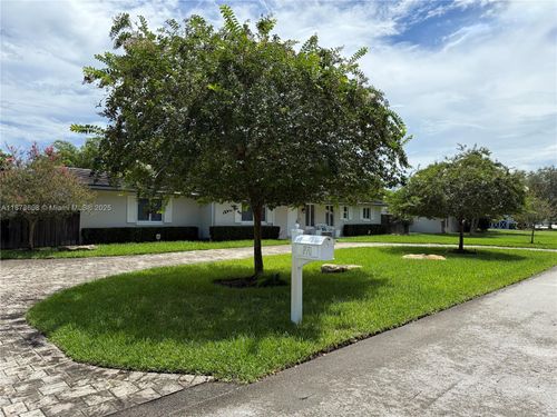 17071 Sw 85th Ave, Palmetto Bay, FL, 33157-4617 | Card Image