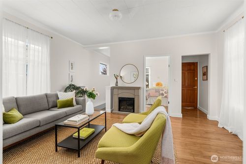 4506 46th Avenue Sw, Seattle, WA, 98116 | Card Image