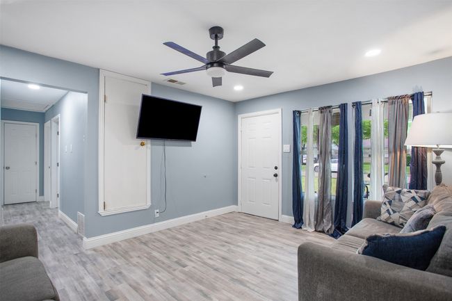 1515 Buena Vista St, House other with 4 bedrooms, 2 bathrooms and null parking in Mesquite TX | Image 9
