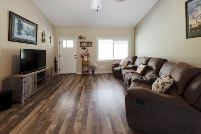 13850 Se 73 Rd Ln, House other with 3 bedrooms, 2 bathrooms and null parking in MORRISTON FL | Image 6