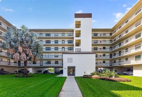1048-9860 62nd Ter N, St Petersburg, FL, 33708-3534 | Card Image