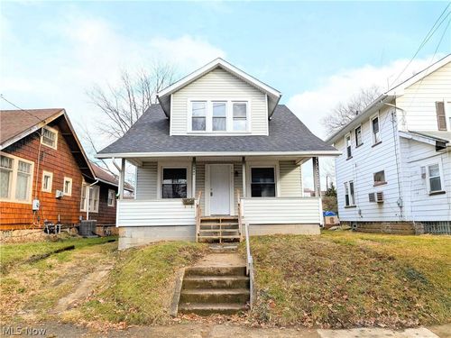864 10th St Ne, Massillon, OH, 44646-4594 | Card Image