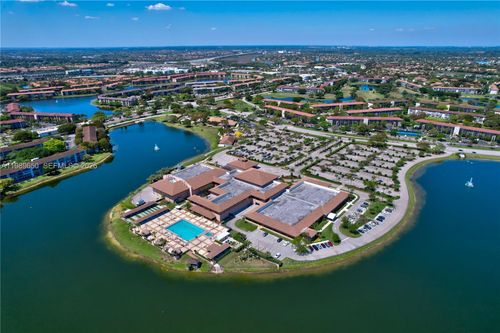 apt-112f-400 Sw 134th Way, Pembroke Pines, FL, 33027-1696 | Card Image