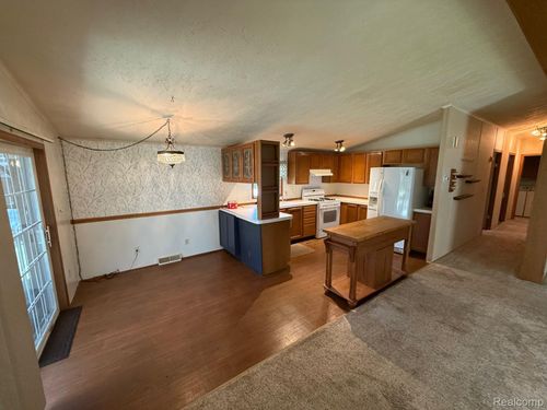 59 Clydesdale St, Mount Morris, MI, 48458-8884 | Card Image
