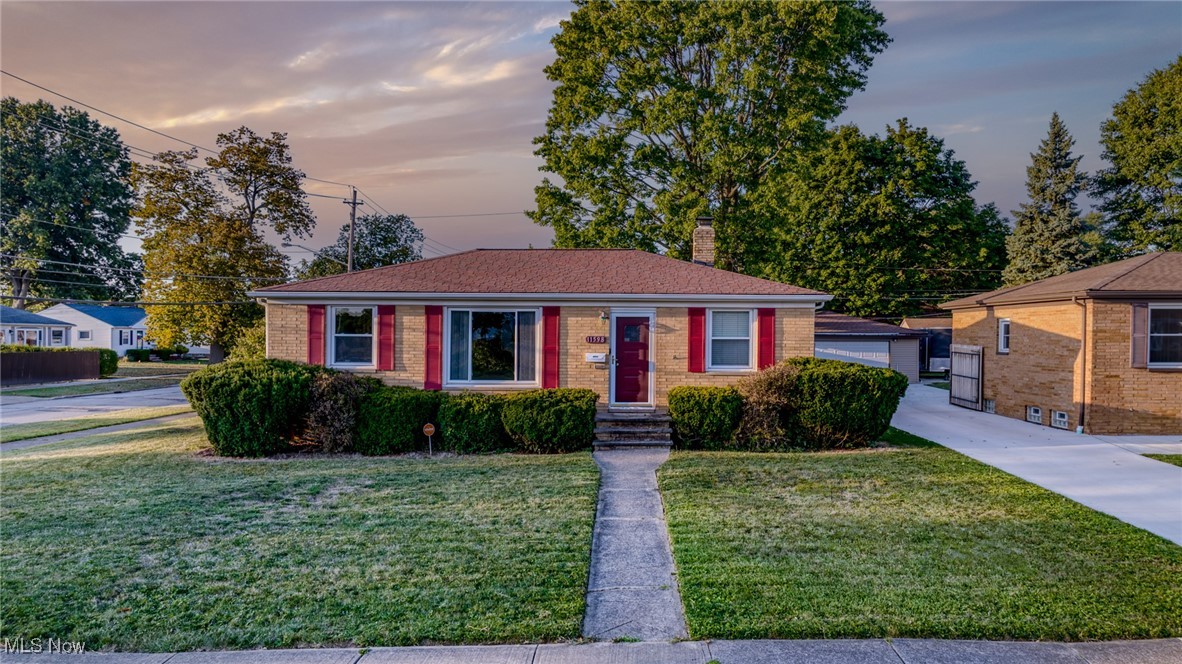 Ronald Dr, Parma, OH 44130