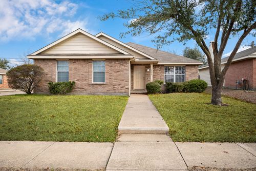 3884 Pinebluff Ln, Rockwall, TX, 75032-9211 | Card Image