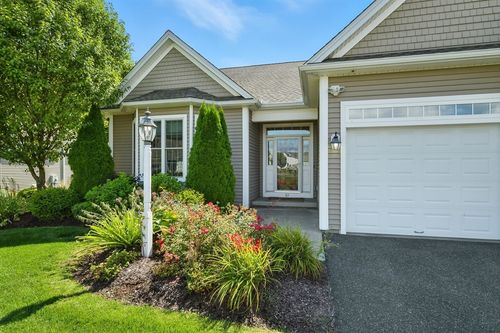 61-61 Fields Dr, East Longmeadow, MA, 01028-2767 | Card Image