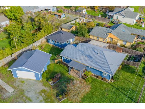 1713 Maple St, Myrtle Point, OR, 97458-1516 | Card Image