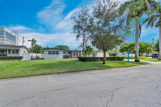 3424 Pierce St, House other with 4 bedrooms, 3 bathrooms and null parking in Hollywood FL | Image 4