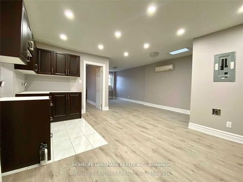 2nd-2428 Bloor St W, Toronto, ON, M6S1P9 | Card Image