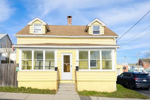 26 Wintworth St, Chicopee, MA, 01013-3012 | Card Image