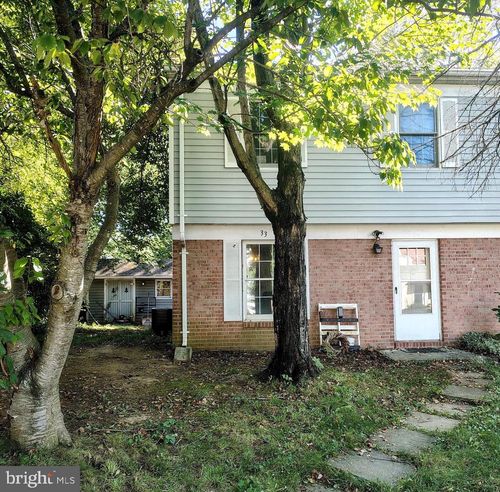 33 Standish Ct, CHARLES TOWN, WV, 25414-4209 | Card Image