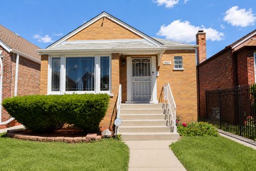 5927 S Kildare Ave, Chicago, IL, 60629-4901 | Card Image